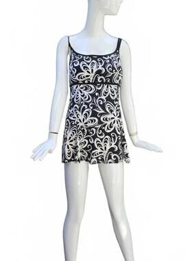 Robby Len Black & White Swirl Floral One-Piece Swim-Dress Size 16  Tummy Control